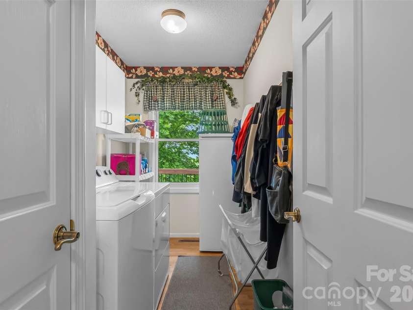 120 Eagle Rock Trail, Hendersonville, NC 28739.  MLS# CAR4382276, YatesRealty ID 25561. 