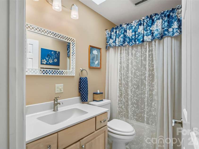 120 Eagle Rock Trail, Hendersonville, NC 28739.  MLS# CAR4382276, YatesRealty ID 25561. 