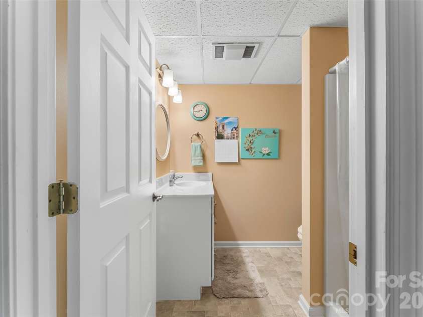 120 Eagle Rock Trail, Hendersonville, NC 28739.  MLS# CAR4382276, YatesRealty ID 25561. 