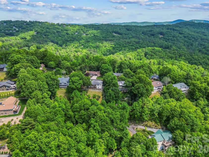 120 Eagle Rock Trail, Hendersonville, NC 28739.  MLS# CAR4382276, YatesRealty ID 25561. 