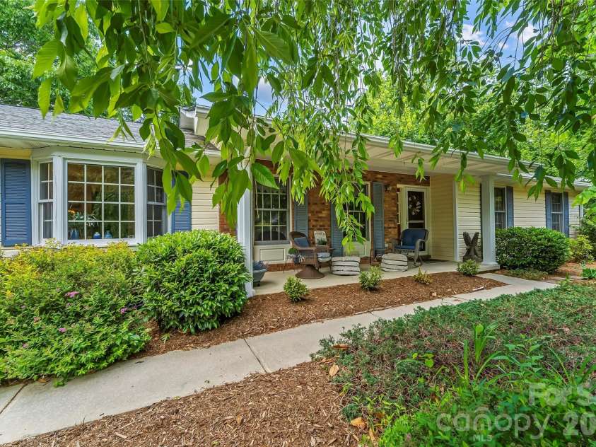 120 Eagle Rock Trail, Hendersonville, NC 28739.  MLS# CAR4382276, YatesRealty ID 25561. 