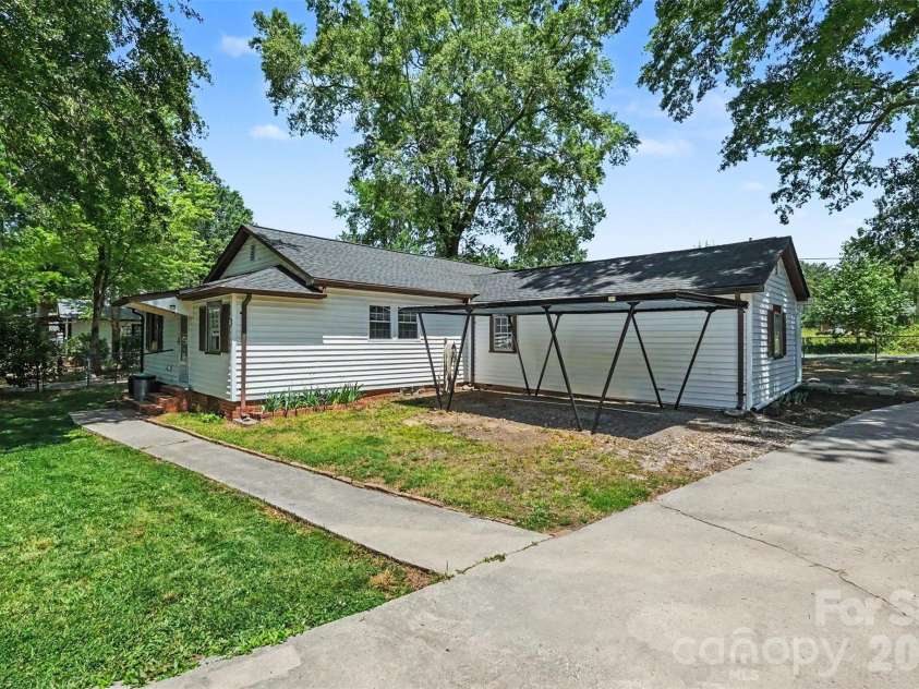 1786 Old Charles Street, Lancaster, SC 29720.  MLS# CAR4369898, YatesRealty ID 25563. 