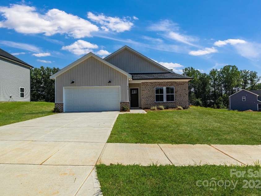 450 Contentment Court, Kannapolis, NC 28081.  MLS# CAR4280503, YatesRealty ID 25566. 