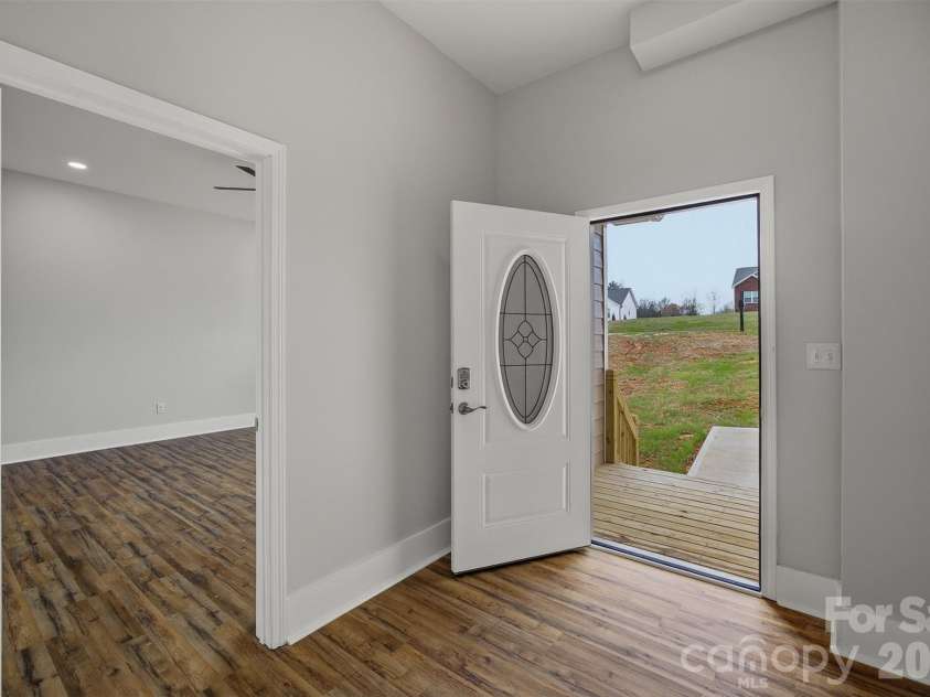 9067 McCray Farms Drive, Hickory, NC 28601.  MLS# CAR4353518, YatesRealty ID 25566. 