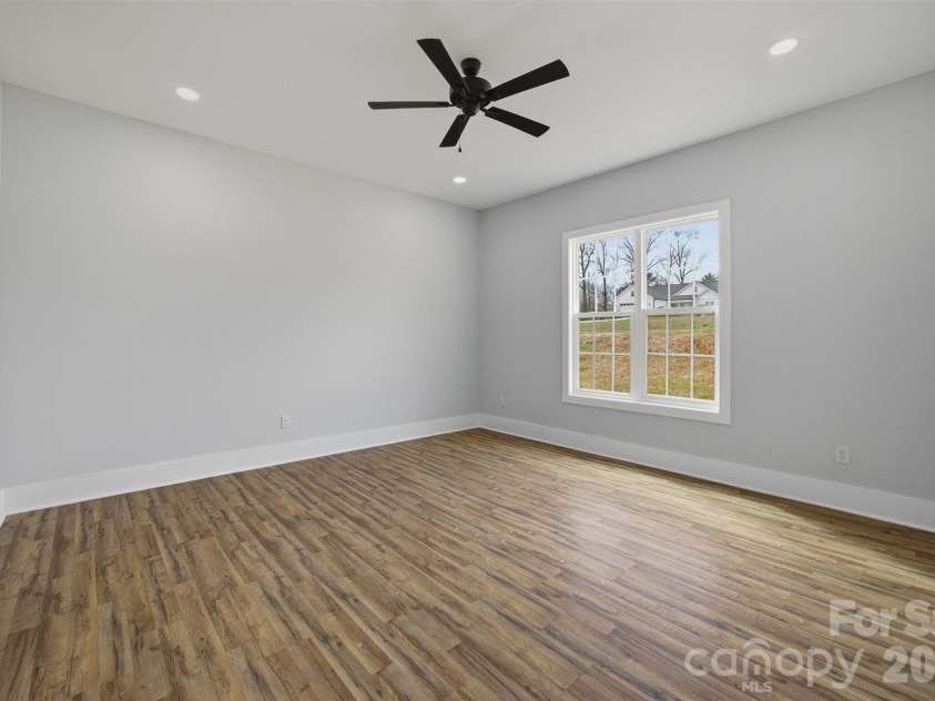 9067 McCray Farms Drive, Hickory, NC 28601.  MLS# CAR4353518, YatesRealty ID 25566. 