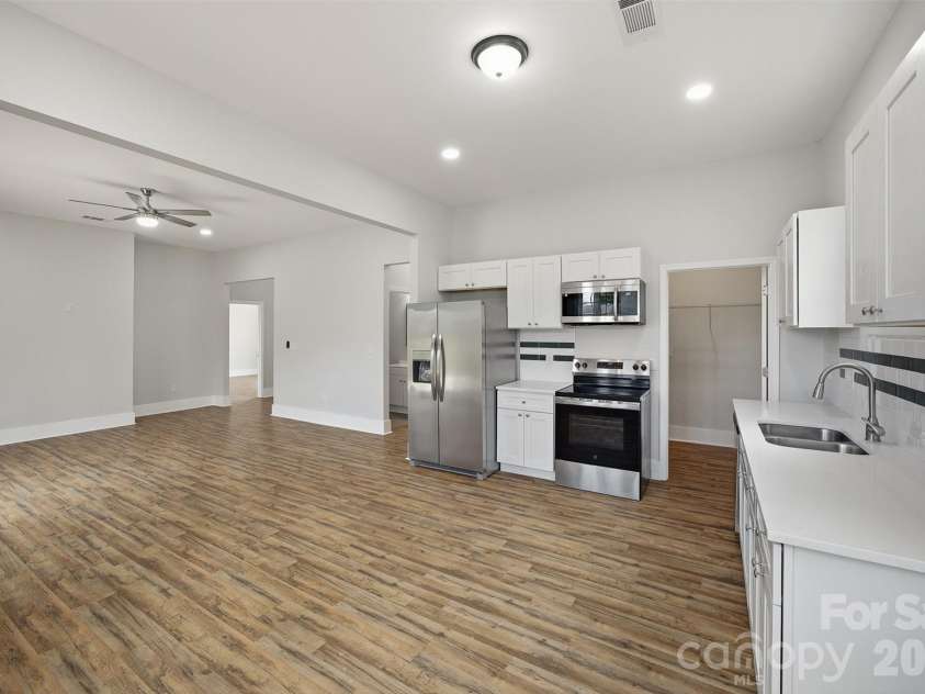 9067 McCray Farms Drive, Hickory, NC 28601.  MLS# CAR4353518, YatesRealty ID 25566. 