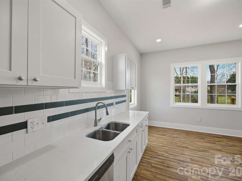 9067 McCray Farms Drive, Hickory, NC 28601.  MLS# CAR4353518, YatesRealty ID 25566. 