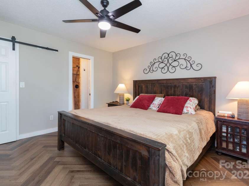 14 New Bern Drive, Fletcher, NC 28732.  MLS# CAR4277461, YatesRealty ID 25567. King size bed fits