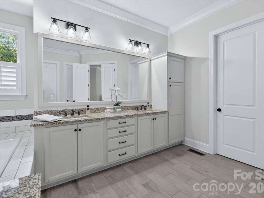 2217 Tatton Hall Road, Fort Mill, SC 29715.  MLS# CAR4372918, YatesRealty ID 25567. 