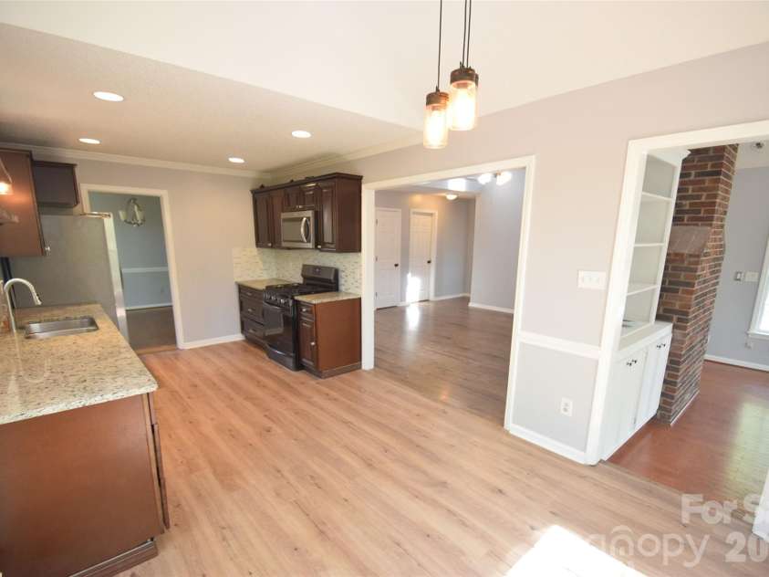 2336 Mill House Lane, Matthews, NC 28104.  MLS# CAR4362961, YatesRealty ID 25568. 