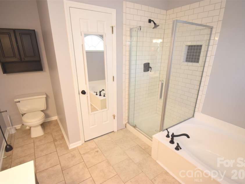 2336 Mill House Lane, Matthews, NC 28104.  MLS# CAR4362961, YatesRealty ID 25568. 
