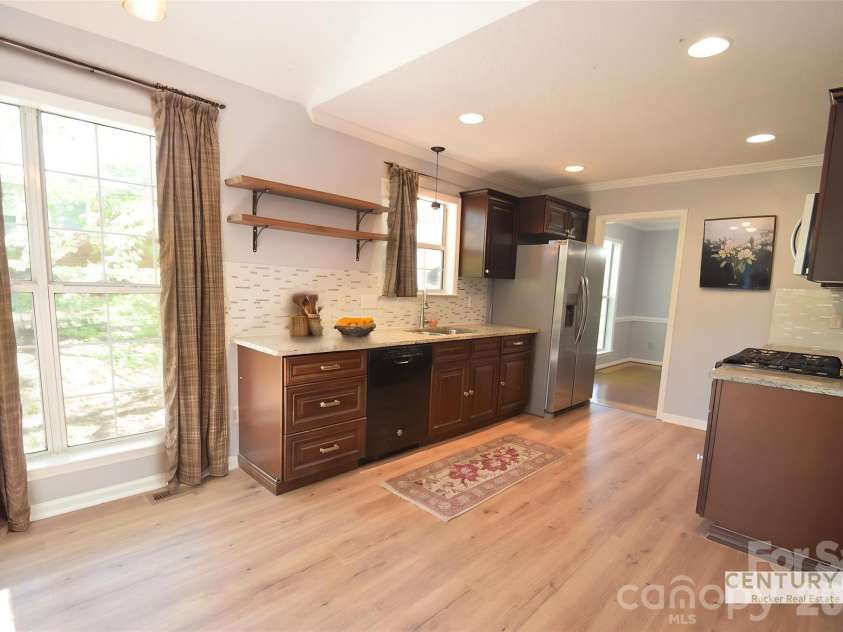 2336 Mill House Lane, Matthews, NC 28104.  MLS# CAR4362961, YatesRealty ID 25568. 