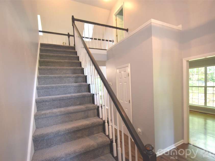 2336 Mill House Lane, Matthews, NC 28104.  MLS# CAR4362961, YatesRealty ID 25568. 