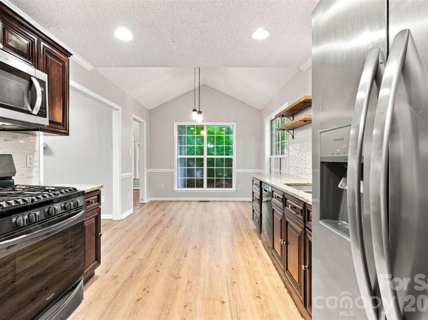 2336 Mill House Lane, Matthews, NC 28104.  MLS# CAR4362961, YatesRealty ID 25568. 