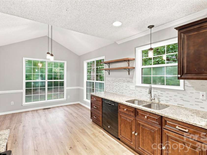 2336 Mill House Lane, Matthews, NC 28104.  MLS# CAR4362961, YatesRealty ID 25568. 