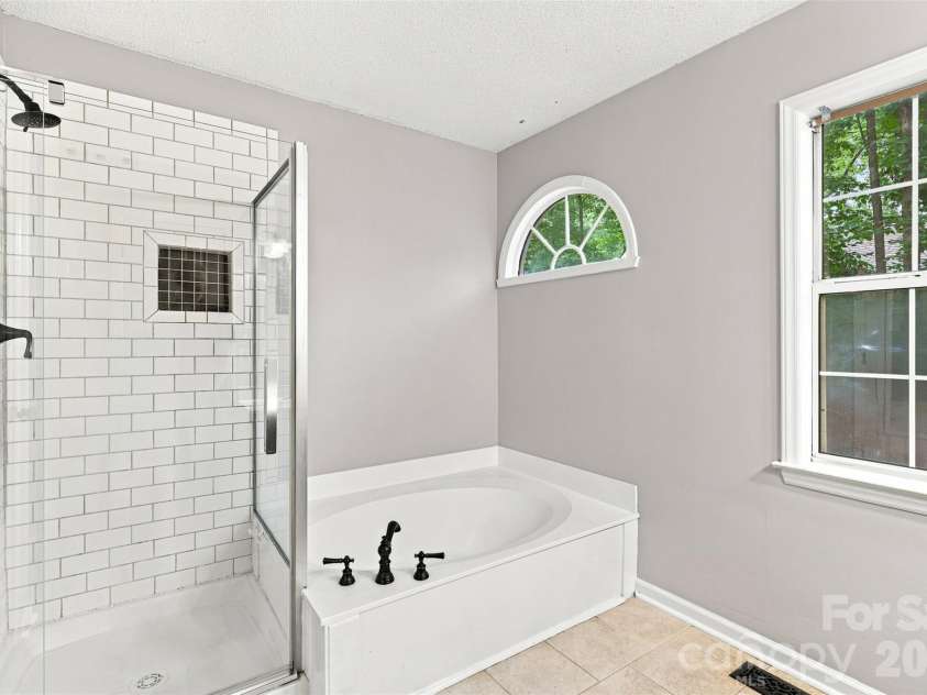 2336 Mill House Lane, Matthews, NC 28104.  MLS# CAR4362961, YatesRealty ID 25568. 