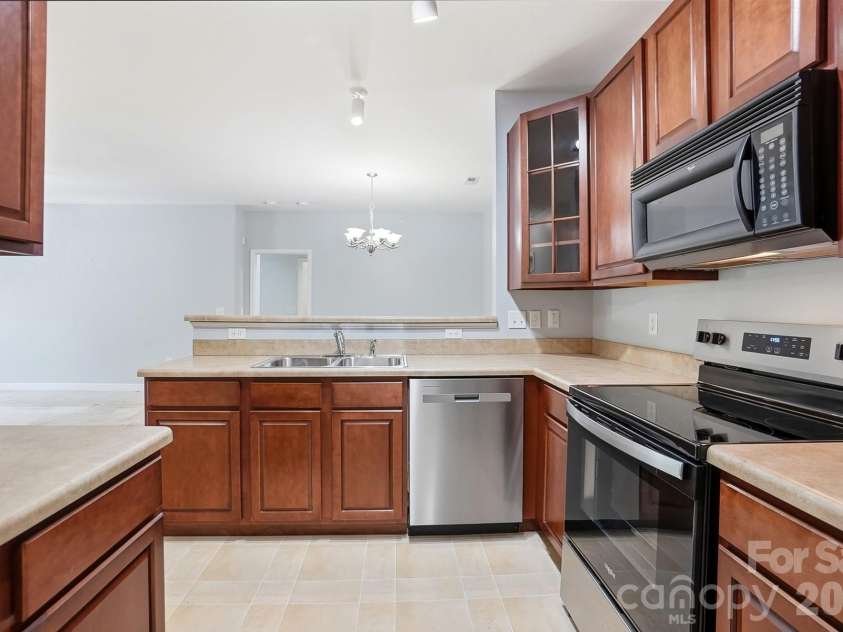 11919 Ridgeway Park Drive, Charlotte, NC 28277.  MLS# CAR4384868, YatesRealty ID 25569. 
