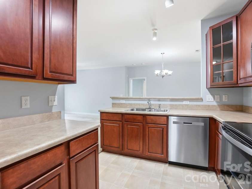 11919 Ridgeway Park Drive, Charlotte, NC 28277.  MLS# CAR4384868, YatesRealty ID 25569. 