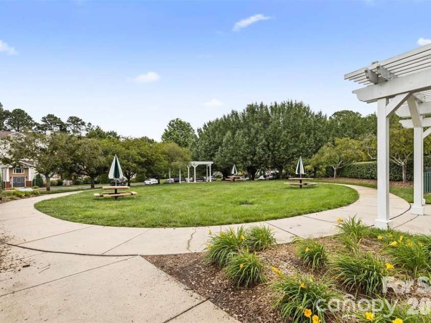 11919 Ridgeway Park Drive, Charlotte, NC 28277.  MLS# CAR4384868, YatesRealty ID 25569. Park