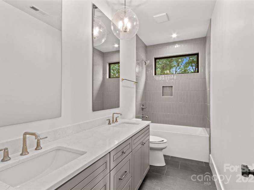 242 Shoreline Loop, Mooresville, NC 28117.  MLS# CAR4254091, YatesRealty ID 25569. 