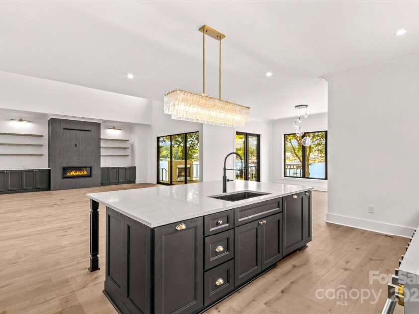 242 Shoreline Loop, Mooresville, NC 28117.  MLS# CAR4254091, YatesRealty ID 25569. 