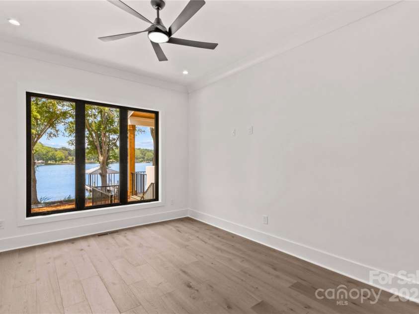 242 Shoreline Loop, Mooresville, NC 28117.  MLS# CAR4254091, YatesRealty ID 25569. 