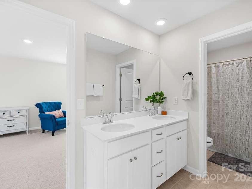 367 Kennerly Center Drive, Mooresville, NC 28115.  MLS# CAR4231882, YatesRealty ID 2557. Jack & Jill full bathroom between bonus room & secondary room 1