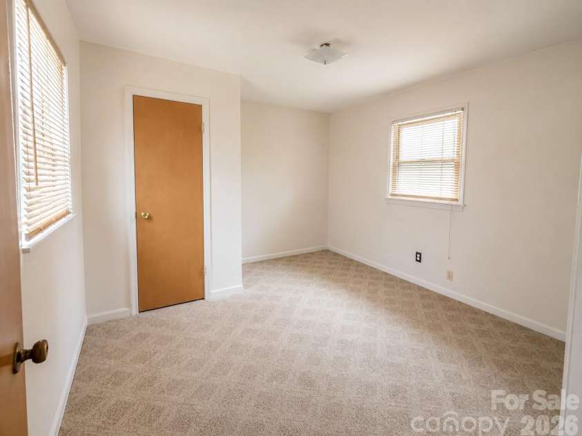 405 Isom Street, Lancaster, SC 29720.  MLS# CAR4385867, YatesRealty ID 25570. 