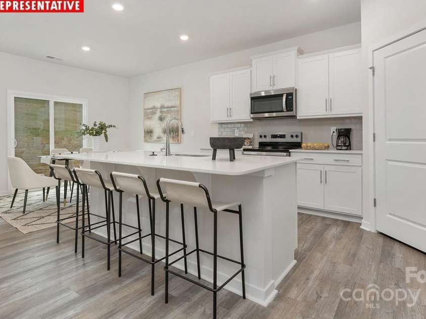11201 Cardinal Creek Avenue, Charlotte, NC 28215.  MLS# CAR4280842, YatesRealty ID 25571. 
