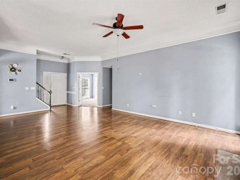 10026 Dauphine Drive, Charlotte, NC 28216.  MLS# CAR4385192, YatesRealty ID 25574. 