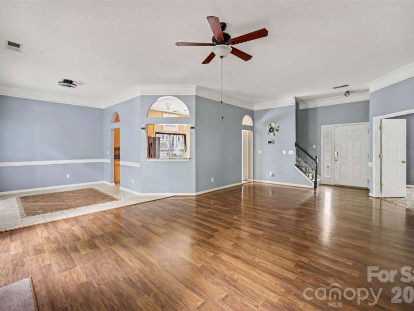 10026 Dauphine Drive, Charlotte, NC 28216.  MLS# CAR4385192, YatesRealty ID 25574. 