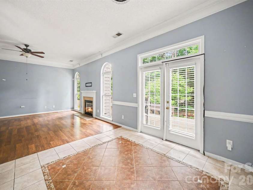 10026 Dauphine Drive, Charlotte, NC 28216.  MLS# CAR4385192, YatesRealty ID 25574. 
