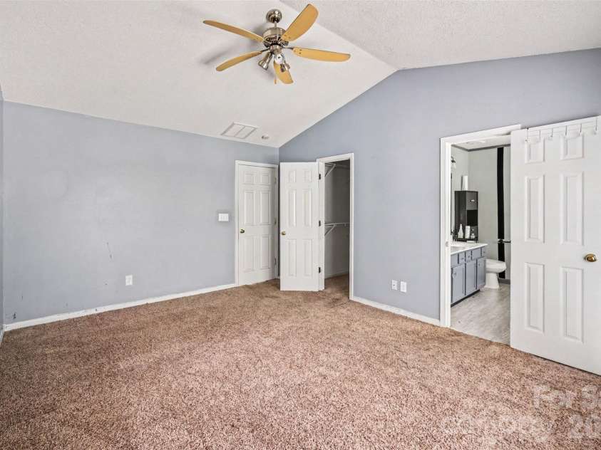 10026 Dauphine Drive, Charlotte, NC 28216.  MLS# CAR4385192, YatesRealty ID 25574. 