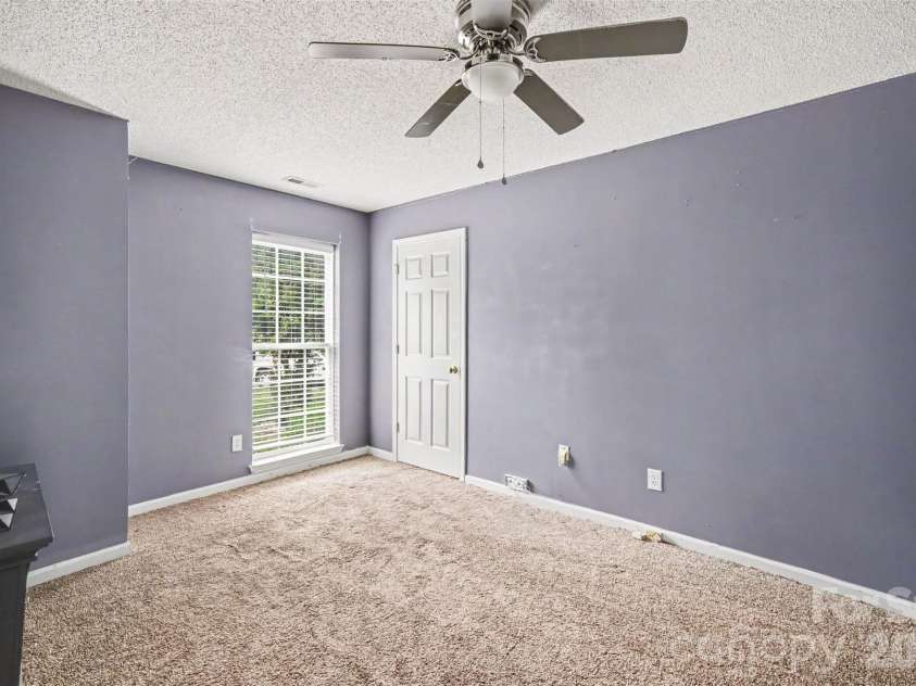 10026 Dauphine Drive, Charlotte, NC 28216.  MLS# CAR4385192, YatesRealty ID 25574. 