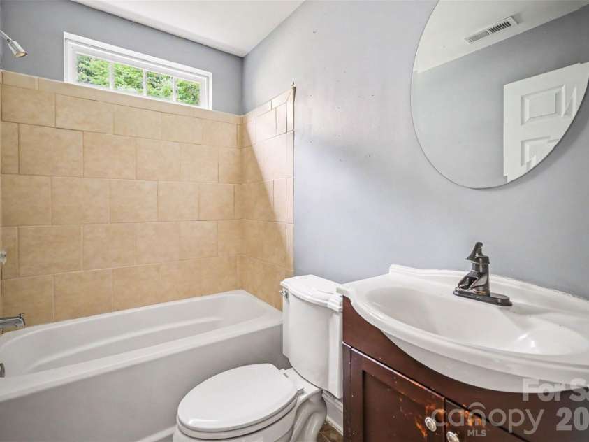 10026 Dauphine Drive, Charlotte, NC 28216.  MLS# CAR4385192, YatesRealty ID 25574. 