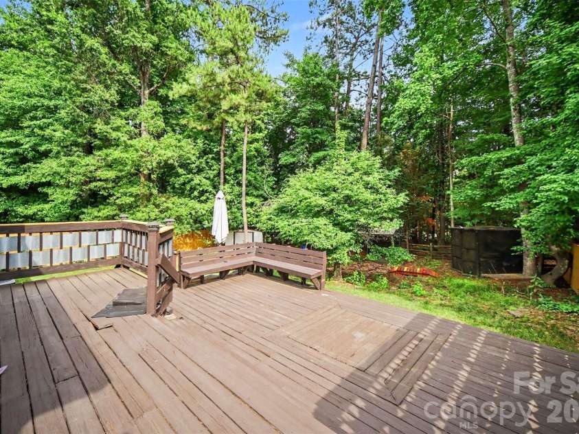 10026 Dauphine Drive, Charlotte, NC 28216.  MLS# CAR4385192, YatesRealty ID 25574. 