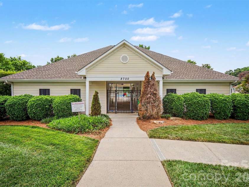 10026 Dauphine Drive, Charlotte, NC 28216.  MLS# CAR4385192, YatesRealty ID 25574. 