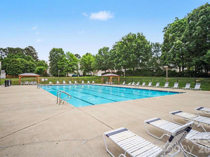 10026 Dauphine Drive, Charlotte, NC 28216.  MLS# CAR4385192, YatesRealty ID 25574. 