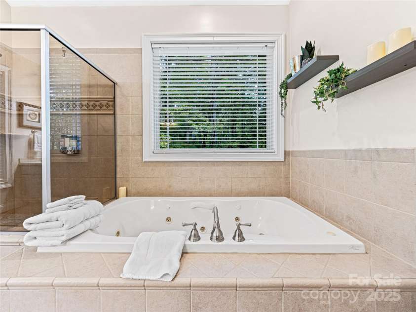 37 Gaston Mountain Road, Asheville, NC 28806.  MLS# CAR4273933, YatesRealty ID 25574. 10'8