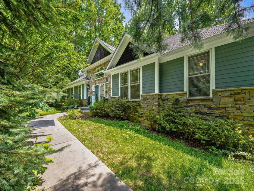 37 Gaston Mountain Road, Asheville, NC 28806.  MLS# CAR4273933, YatesRealty ID 25574. 