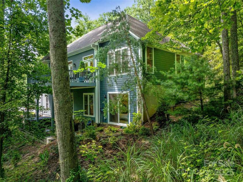 37 Gaston Mountain Road, Asheville, NC 28806.  MLS# CAR4273933, YatesRealty ID 25574. 