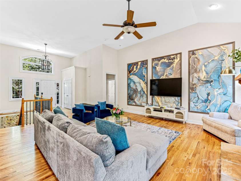 37 Gaston Mountain Road, Asheville, NC 28806.  MLS# CAR4273933, YatesRealty ID 25574. 