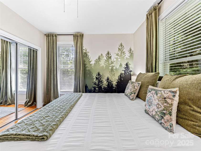 37 Gaston Mountain Road, Asheville, NC 28806.  MLS# CAR4273933, YatesRealty ID 25574. 