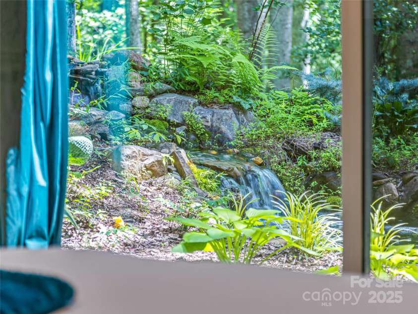 37 Gaston Mountain Road, Asheville, NC 28806.  MLS# CAR4273933, YatesRealty ID 25574. 