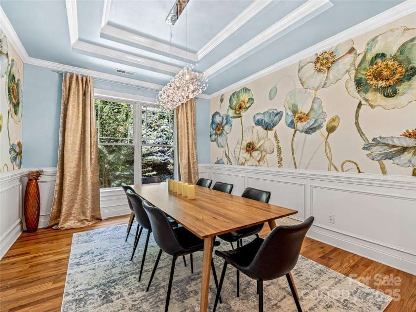 37 Gaston Mountain Road, Asheville, NC 28806.  MLS# CAR4273933, YatesRealty ID 25574. Formal dining room