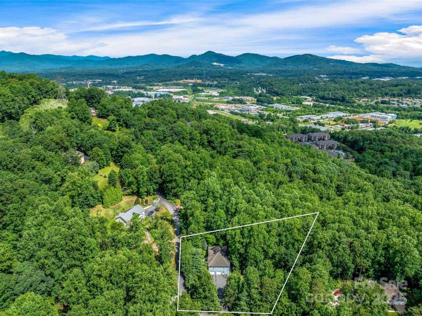 37 Gaston Mountain Road, Asheville, NC 28806.  MLS# CAR4273933, YatesRealty ID 25574. Lot outline approx./only a survey will confirm