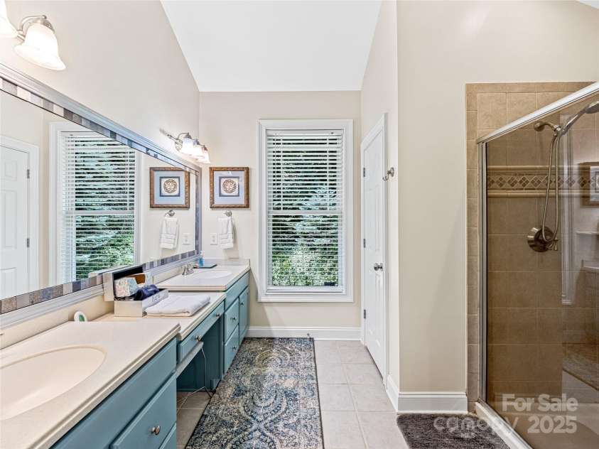 37 Gaston Mountain Road, Asheville, NC 28806.  MLS# CAR4273933, YatesRealty ID 25574. Primary bathroom