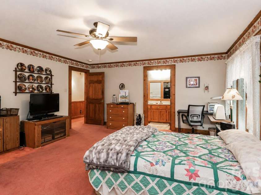 156 Monte Vista Road, Statesville, NC 28625.  MLS# CAR4379805, YatesRealty ID 25577. 