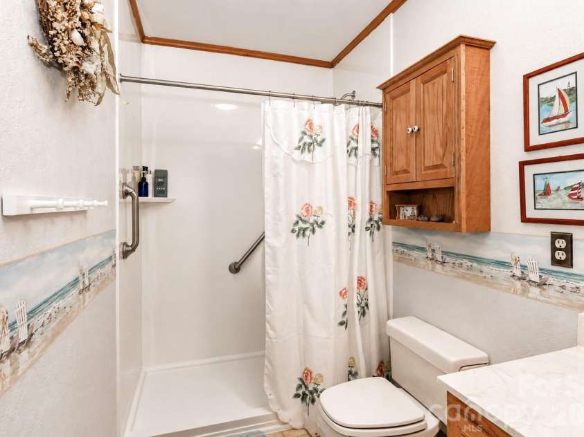 156 Monte Vista Road, Statesville, NC 28625.  MLS# CAR4379805, YatesRealty ID 25577. 