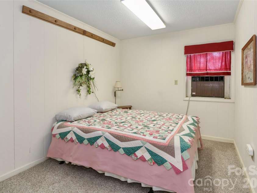 156 Monte Vista Road, Statesville, NC 28625.  MLS# CAR4379805, YatesRealty ID 25577. 